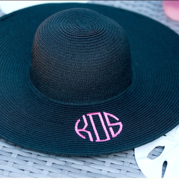 Monogrammed floppy sun hat. - Picture 3 of 4